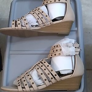 New in box New Directions Sandals